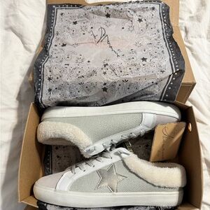 Gray Star Sneakers with Shearling Lining